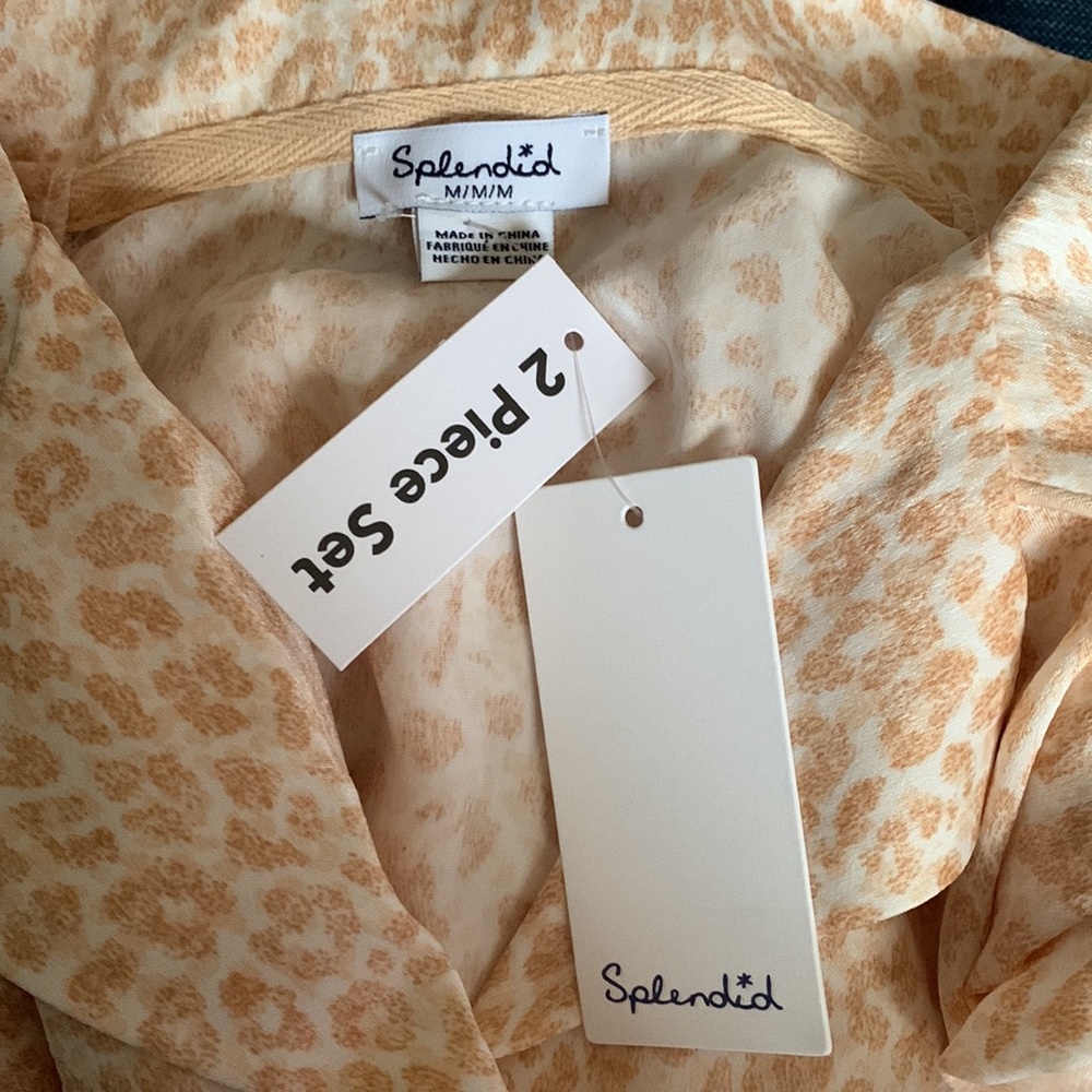 NWT Splendid® Two-Piece Notch Shorty Set Size Medium - Picture 5 of 7